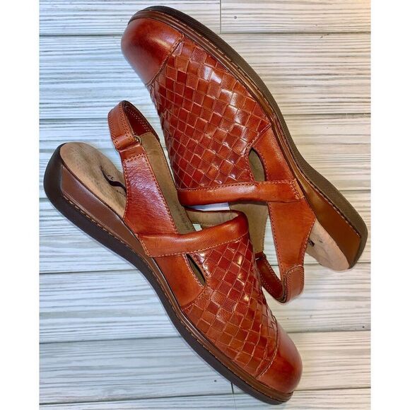 Soft Walk Salina Brown Leather Woven Adjustable Sling Back Flat Sandals S:8WW - Picture 9 of 13